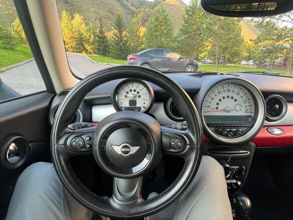 2013 Mini Hatch Cooper II (R56) Рестайлинг, красный, 1130000 рублей - вид 11