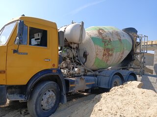 2005 КамАЗ Автобетоносмеситель, жёлтый, 1350000 рублей, вид 2