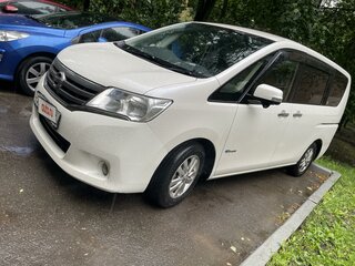 2013 Nissan Serena IV (C26), белый, 1450000 рублей, вид 1