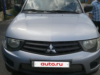 2010 Mitsubishi L200 IV, серебристый, 945000 рублей, вид 2