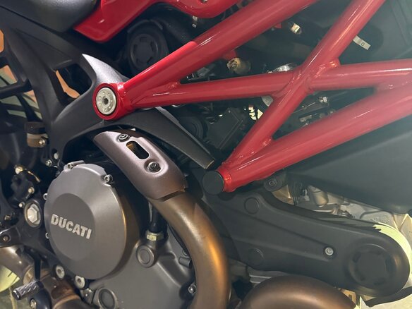 2013 Ducati Monster 1100, красный, 800000 рублей - вид 12