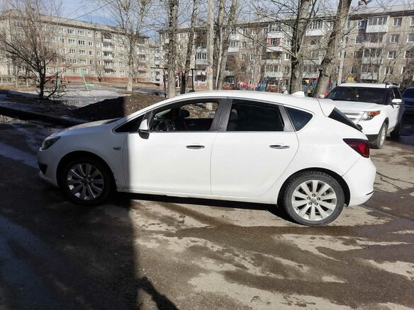 2012 Opel Astra J, белый, 700000 рублей - вид 5