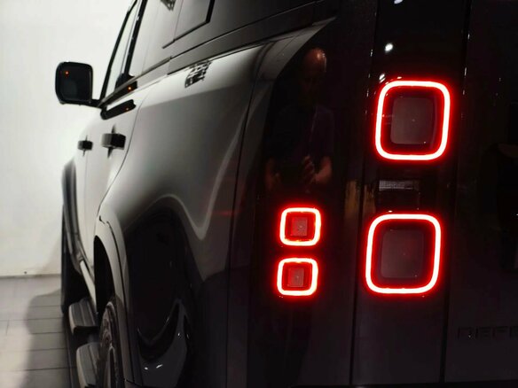 2026 Land Rover Defender 110 II, чёрный - вид 36