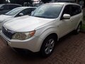 2009 Subaru Forester III, белый, 1490000 рублей