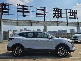 2025 Nissan Qashqai II Рестайлинг 2, серебристый, 1960000 рублей, вид 4