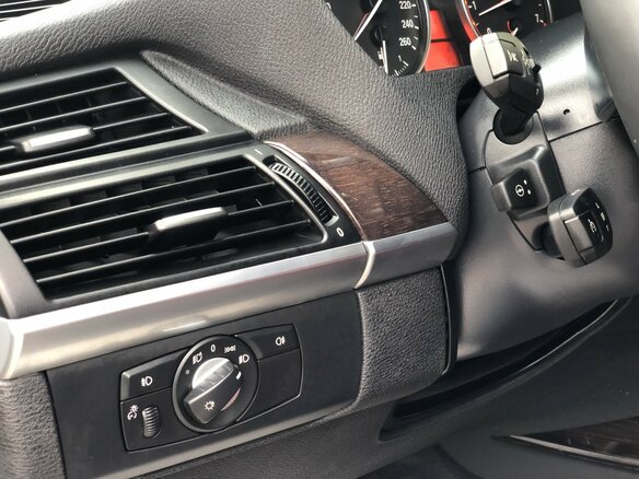 2013 BMW X5 50i II (E70) Рестайлинг, белый - вид 33
