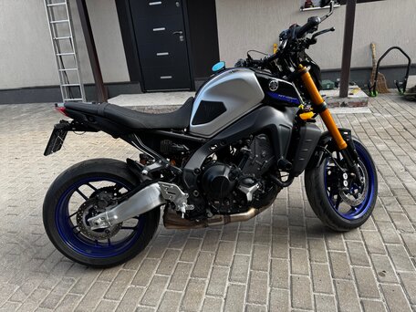 2021 Yamaha MT-09 (FZ-09), серый, 1200000 рублей, вид 4