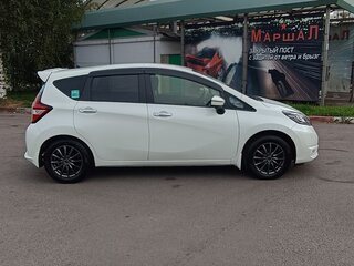 2020 Nissan Note II Рестайлинг, белый, 1300000 рублей, вид 3