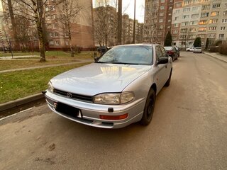 1993 Toyota Camry III (XV10), серебристый, 425000 рублей, вид 1