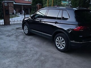 2021 Volkswagen Tiguan II Рестайлинг, чёрный, 2900000 рублей, вид 3