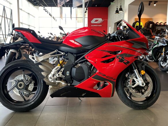 2026 QJMotor SRK 921 RR, красный, 1095000 рублей - вид 3