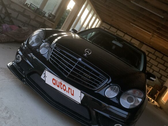 2004 Mercedes-Benz E-Класс 320 III (W211, S211), чёрный, 1800000 рублей - вид 1