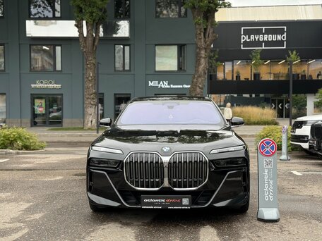 2024 BMW 7 серии 740i xDrive VII (G70), чёрный, 11140000 рублей, вид 2