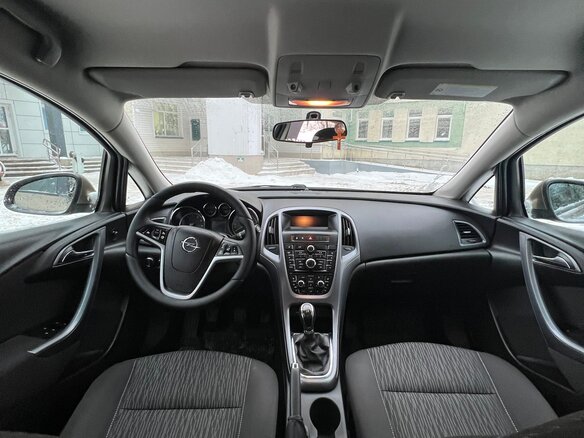 2013 Opel Astra J Рестайлинг, бежевый, 900000 рублей - вид 10