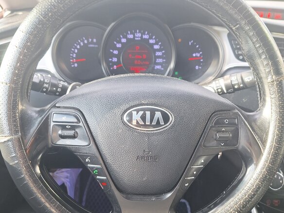 2018 Kia Ceed II Рестайлинг, золотистый, 1500000 рублей - вид 17
