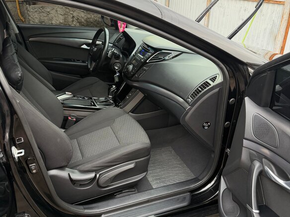 2016 Hyundai i40 I Рестайлинг, чёрный, 1400000 рублей - вид 9