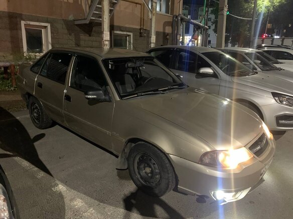 2012 Daewoo Nexia I Рестайлинг, бежевый, 130000 рублей