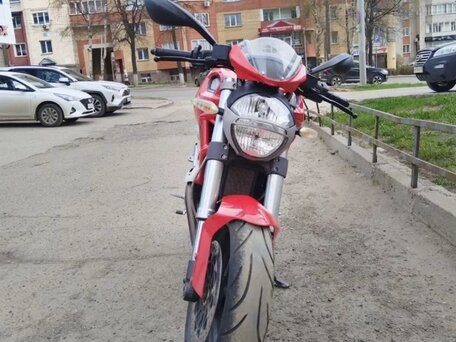 2008 Ducati Monster 696, красный, 450000 рублей, вид 1