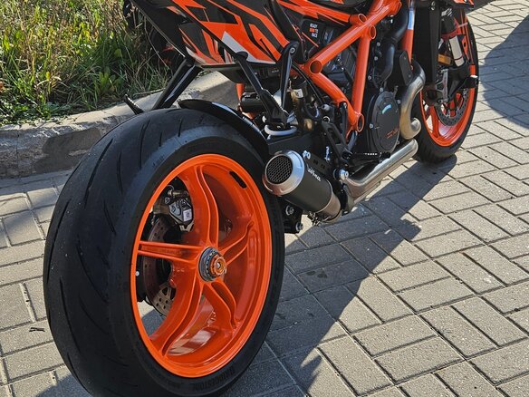 2022 KTM 1290 Super Duke R, оранжевый, 2000000 рублей