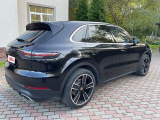 2018 Porsche Cayenne III, чёрный, 5250000 рублей, вид 3
