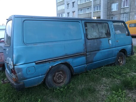 1986 Nissan Urvan, голубой, 85000 рублей, вид 4