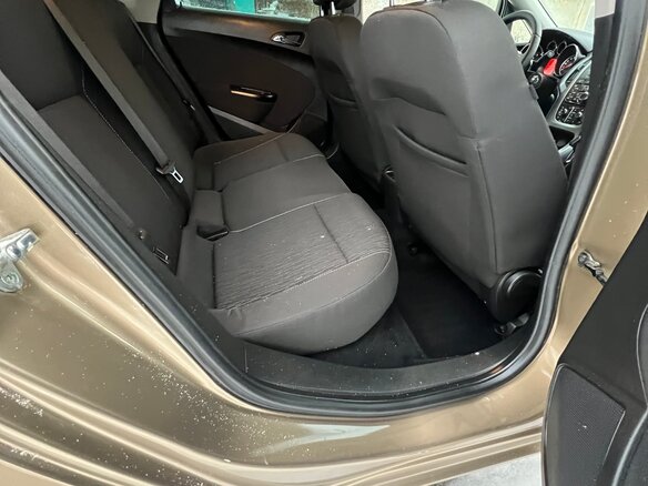 2013 Opel Astra J Рестайлинг, бежевый, 900000 рублей - вид 20