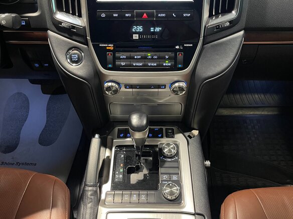 2016 Toyota Land Cruiser 200 Series Рестайлинг 2, серый, 5700000 рублей - вид 28