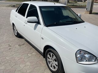 2015 Lada (ВАЗ) Priora I Рестайлинг, белый, 750000 рублей, вид 2