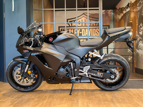 2025 Honda CBR 600RR, чёрный, 1820000 рублей, вид 3