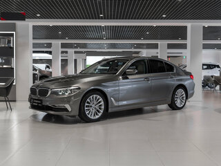 2017 BMW 5 серии 520d xDrive VII (G30/G31/G38), серый, 2575000 рублей, вид 1