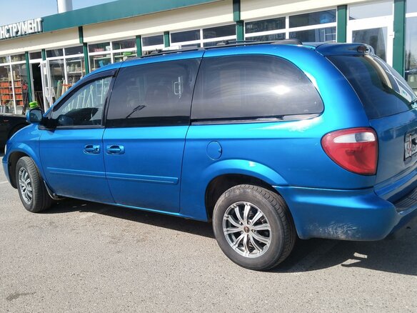 2004 Dodge Caravan IV, голубой, 720000 рублей - вид 3