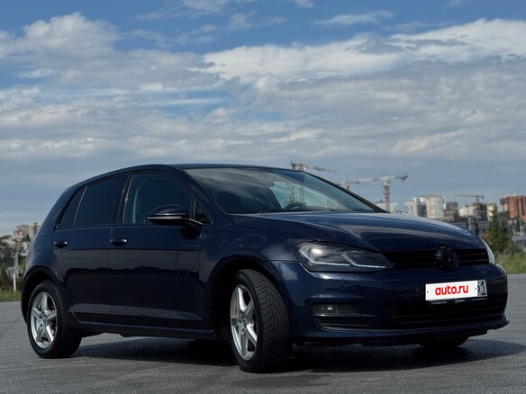 2013 Volkswagen Golf VII, синий, 1090000 рублей - вид 16