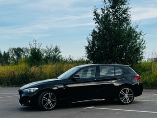 2019 BMW 1 серии 118i II (F20/F21) Рестайлинг 2, чёрный, 1950000 рублей, вид 2