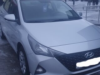 2020 Hyundai Solaris II Рестайлинг, серебристый, 1450000 рублей, вид 1