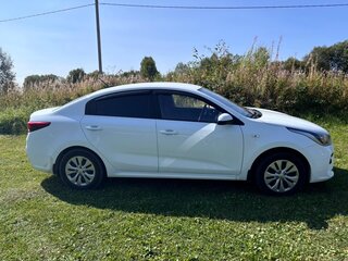 2018 Kia Rio IV, белый, 1250000 рублей, вид 3