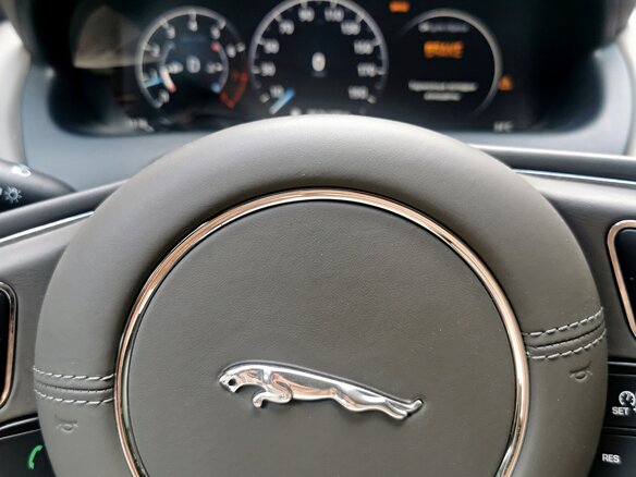 2017 Jaguar XJ Long IV (X351) Рестайлинг, серебристый, 2790000 рублей - вид 9