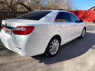 2013 Toyota Camry VII (XV50), белый, 1750000 рублей, вид 4