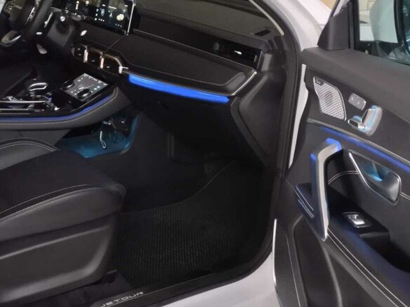 2024 Jetour X70+ I Рестайлинг, белый, 2700000 рублей - вид 3