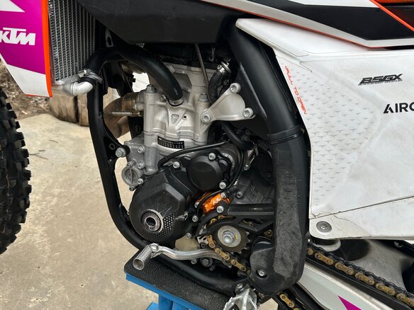 2023 KTM 250 SX F, оранжевый, 669000 рублей - вид 4