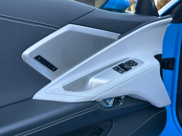2020 Chevrolet Corvette Stingray C8, синий, 10200000 рублей - вид 28