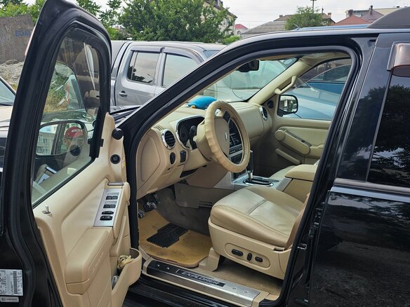 2005 Ford Explorer IV, чёрный, 1500000 рублей - вид 6
