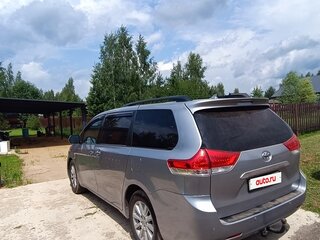 2011 Toyota Sienna III, серый, 2400000 рублей, вид 5