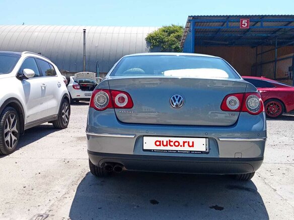 2009 Volkswagen Passat B6, серый - вид 5