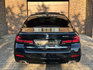 2022 BMW 5 серии 540i VII (G30/G31/G38) Рестайлинг, чёрный, 4590000 рублей, вид 5