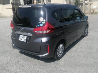 2018 Honda Freed II, серый, 1690000 рублей, вид 5