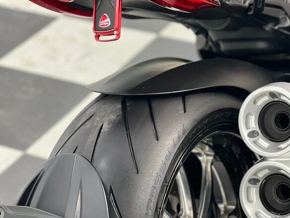 2012 Ducati Diavel, серый, 1270000 рублей - вид 9