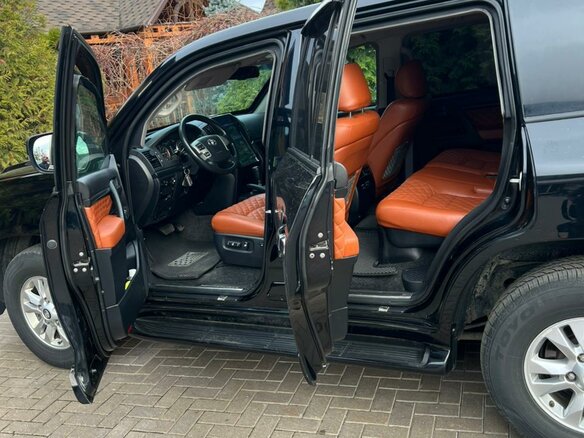 2013 Toyota Land Cruiser 200 Series Рестайлинг 1, чёрный, 8900000 рублей - вид 16