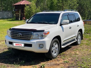 2013 Toyota Land Cruiser 200 Series Рестайлинг 1, белый, 3490000 рублей, вид 1