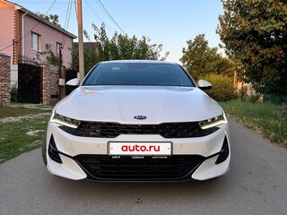 2021 Kia K5 III, белый, 3330000 рублей, вид 4