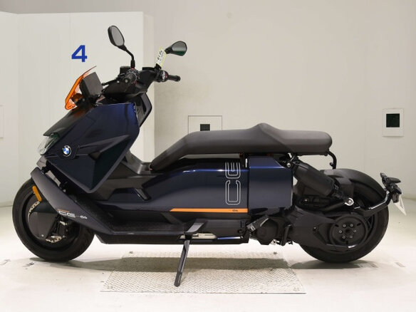 2024 BMW CE 04, синий, 980000 рублей - вид 2